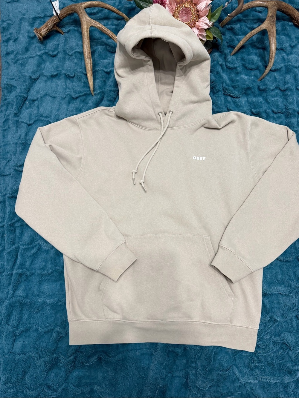 OBEY Men’s Medium Beige Logo Hoodie Pullover Big Back Graphic Streetwear
